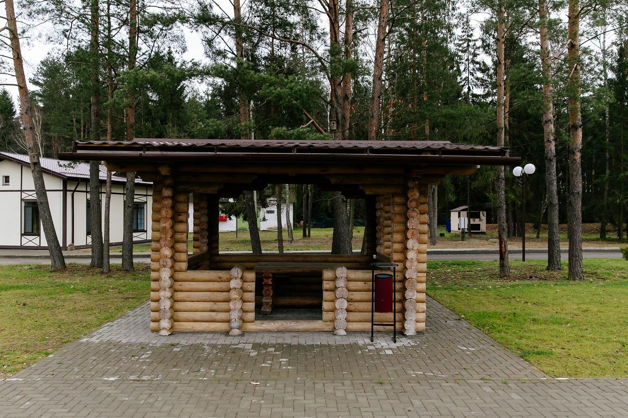 Baza Otdykha Chaika Hotel Zhodzina Bagian luar foto